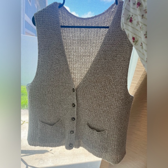 Knit Button-Up Vest - Picture 3 of 3